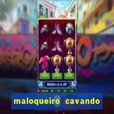 maloqueiro cavando cova censurado