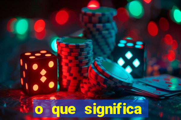 o que significa quando a luz acende sozinha